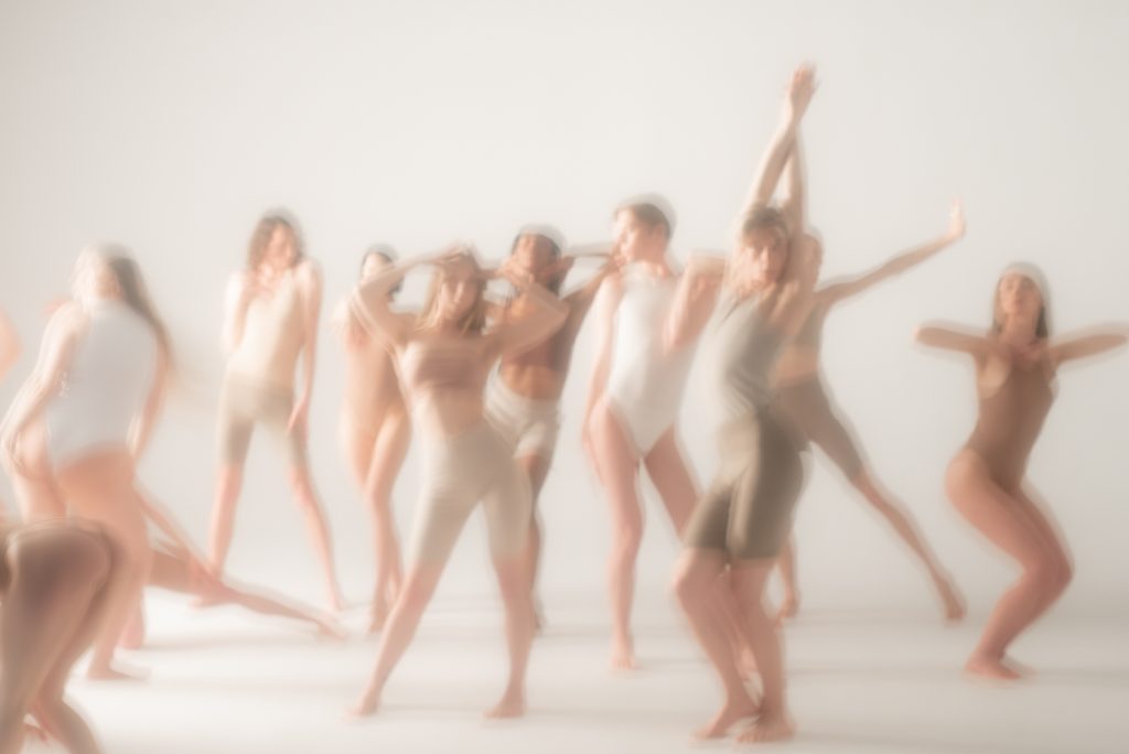 Room of Projected Horizons